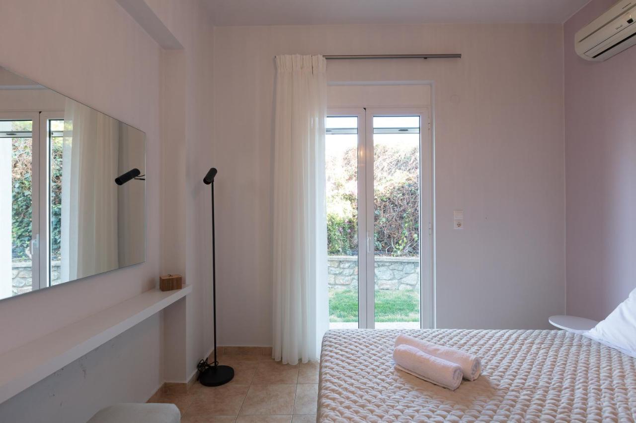 Aparthotel Pietra Di Mare Petres  Exteriér fotografie